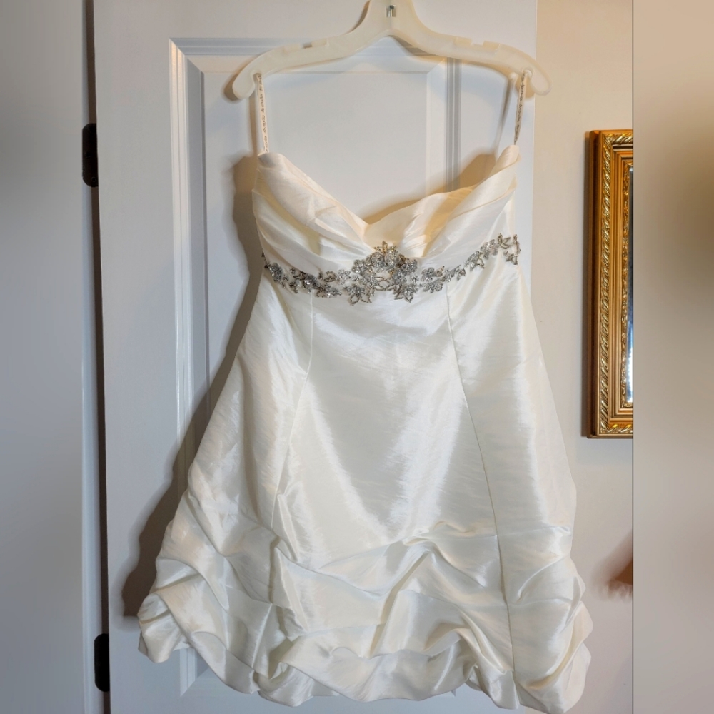 White bridal/ prom dress